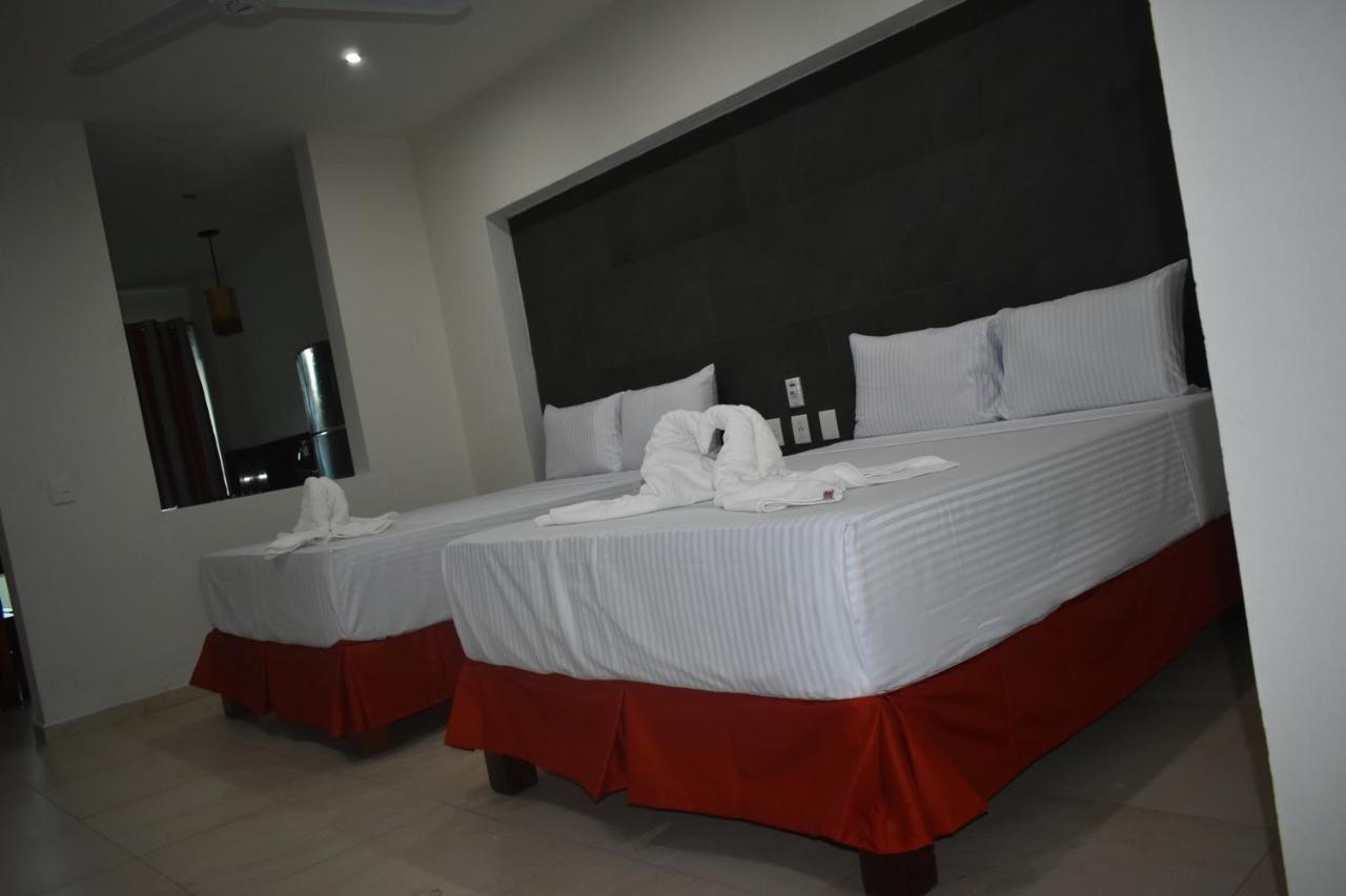 Hotel Malaki Los Ayala Zewnętrze zdjęcie