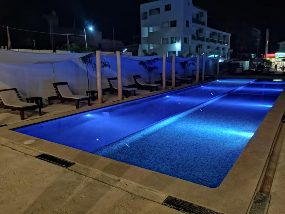 Hotel Malaki Los Ayala Zewnętrze zdjęcie