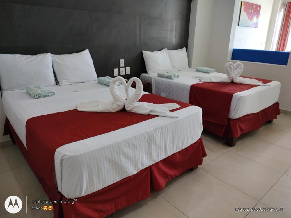 Hotel Malaki Los Ayala Zewnętrze zdjęcie