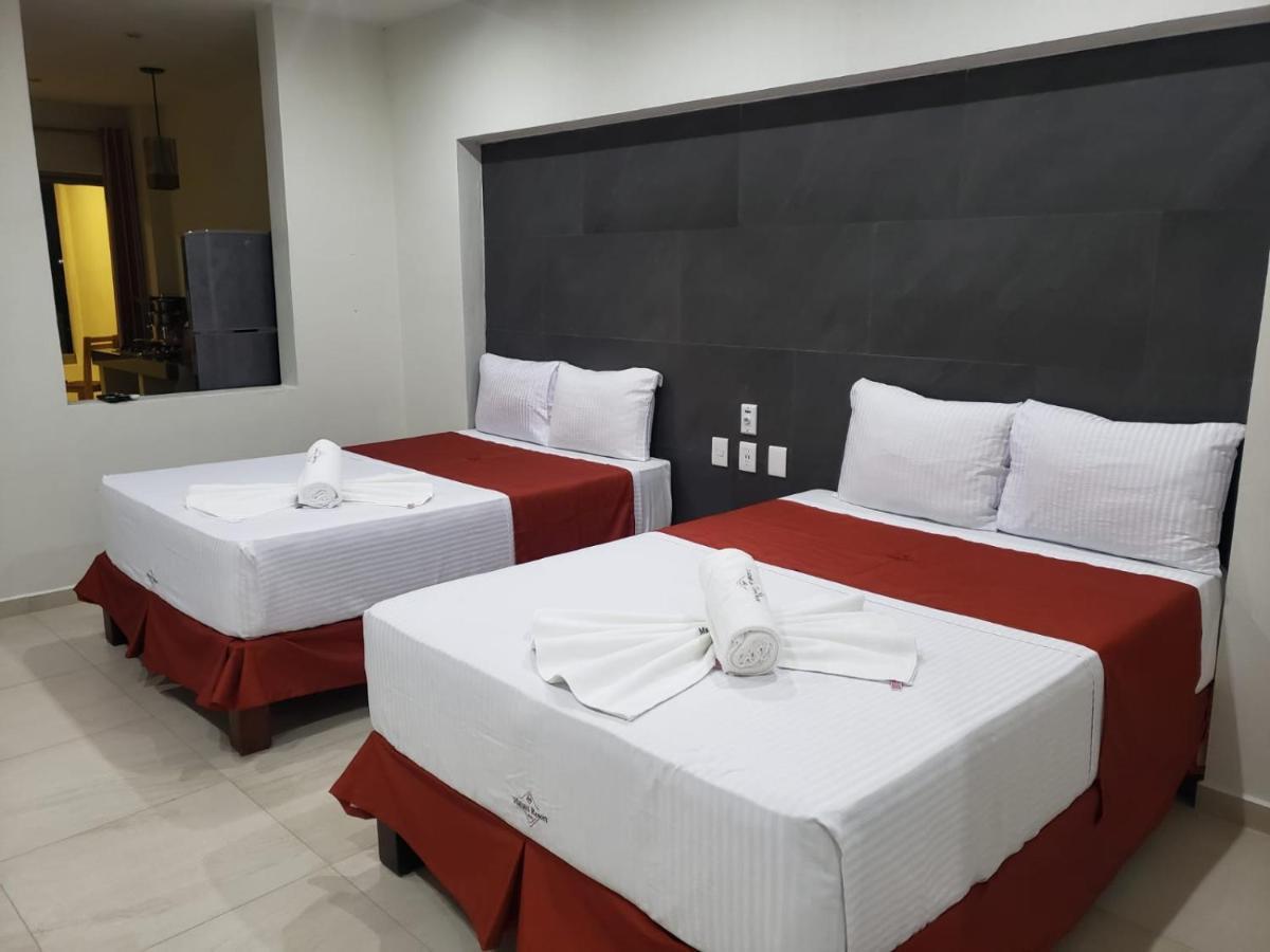 Hotel Malaki Los Ayala Zewnętrze zdjęcie