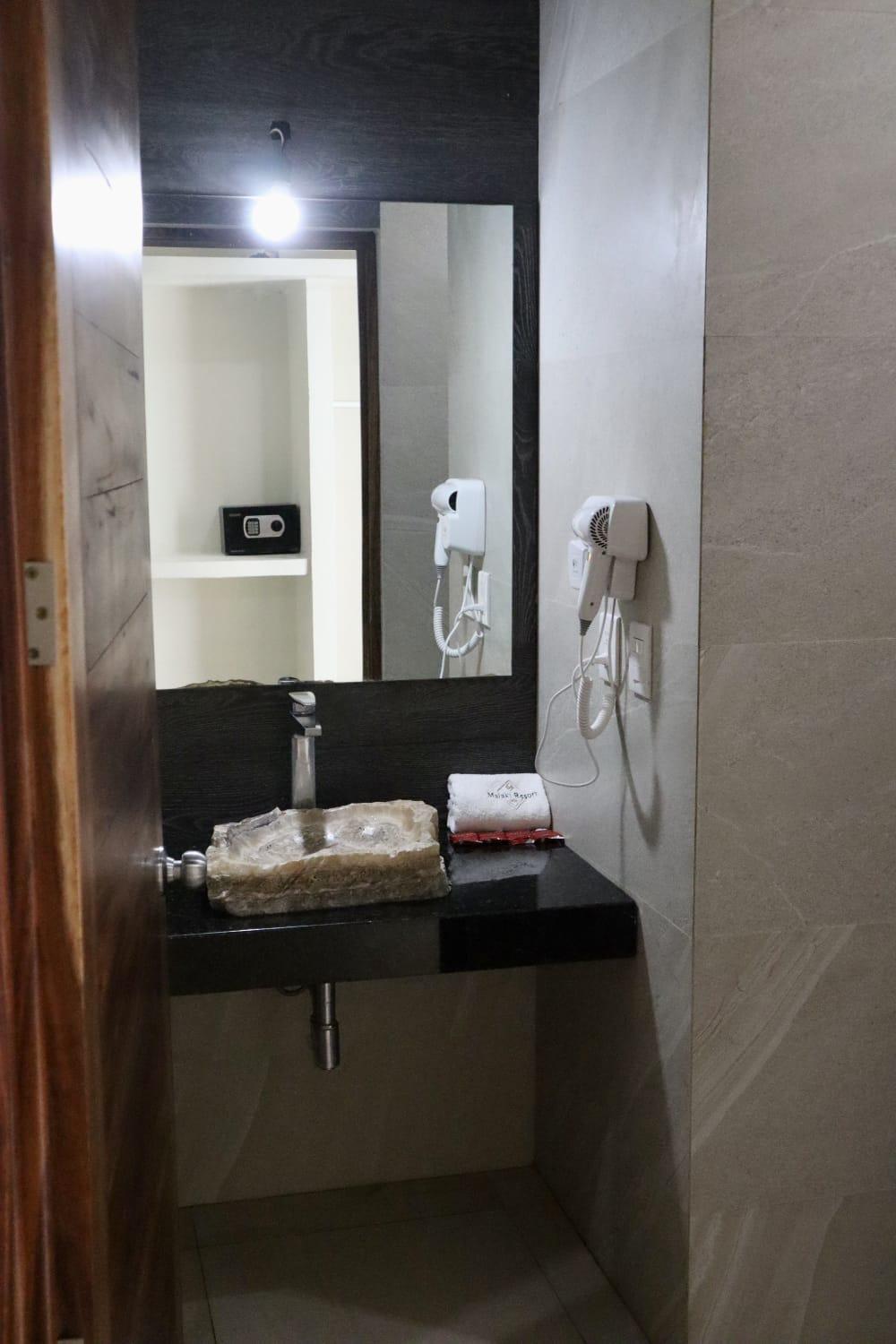 Hotel Malaki Los Ayala Zewnętrze zdjęcie